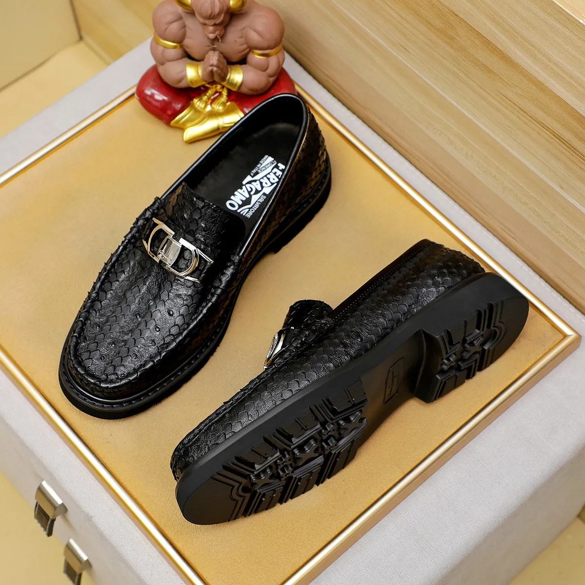 Men's shoes 💰500 Ferragamo [Ferragamo] top imported suit men's shoes 💯Original copy of the official website, product materials: selected imported embossed calfskin + luxury hardware buckle accessories ~ imported water-dyed cow 🐂 leather lining. Strong three-dimensional visual effect, original combination outsole, multiple colors available😘 Size: 38-44 (.45.46. Customized)